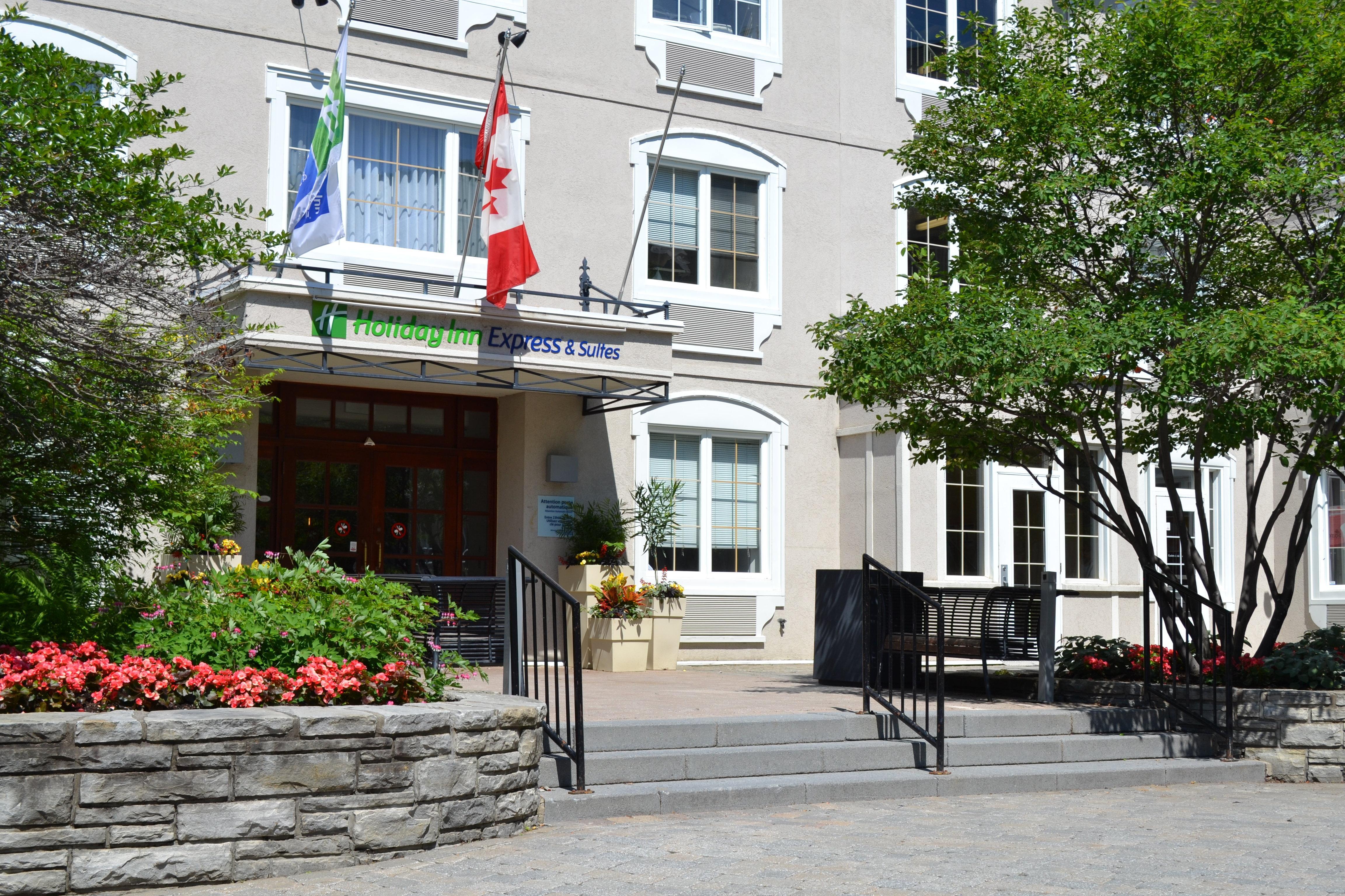 Holiday Inn Express & Suites Tremblant, An Ihg Hotel Mont-Tremblant Exterior photo